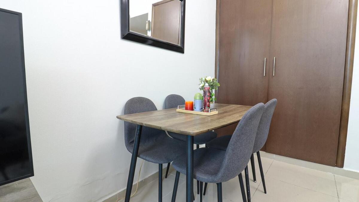 Elegant Near Burj Khalifa Pool And Gym *
